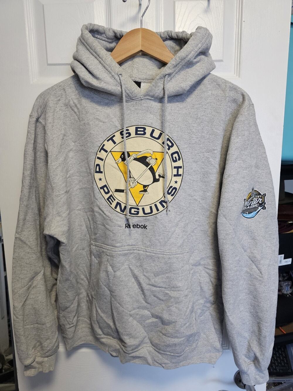 PITTSBURGH PENGUINS REEBOK VINTAGE LOGO WINTER CLASSIC 2011 HOODIE - SMALL
